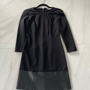 ⭐️CLEARANCE⭐️EUC Renvy size 4 dress.